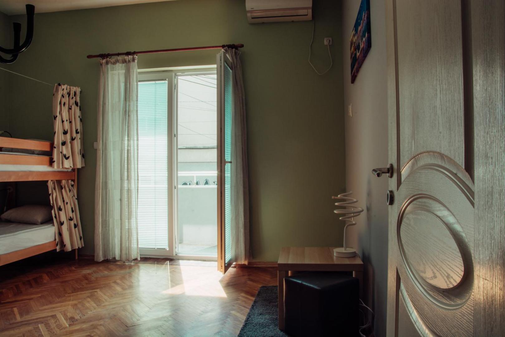 Skopje Downtown Hostel Bagian luar foto