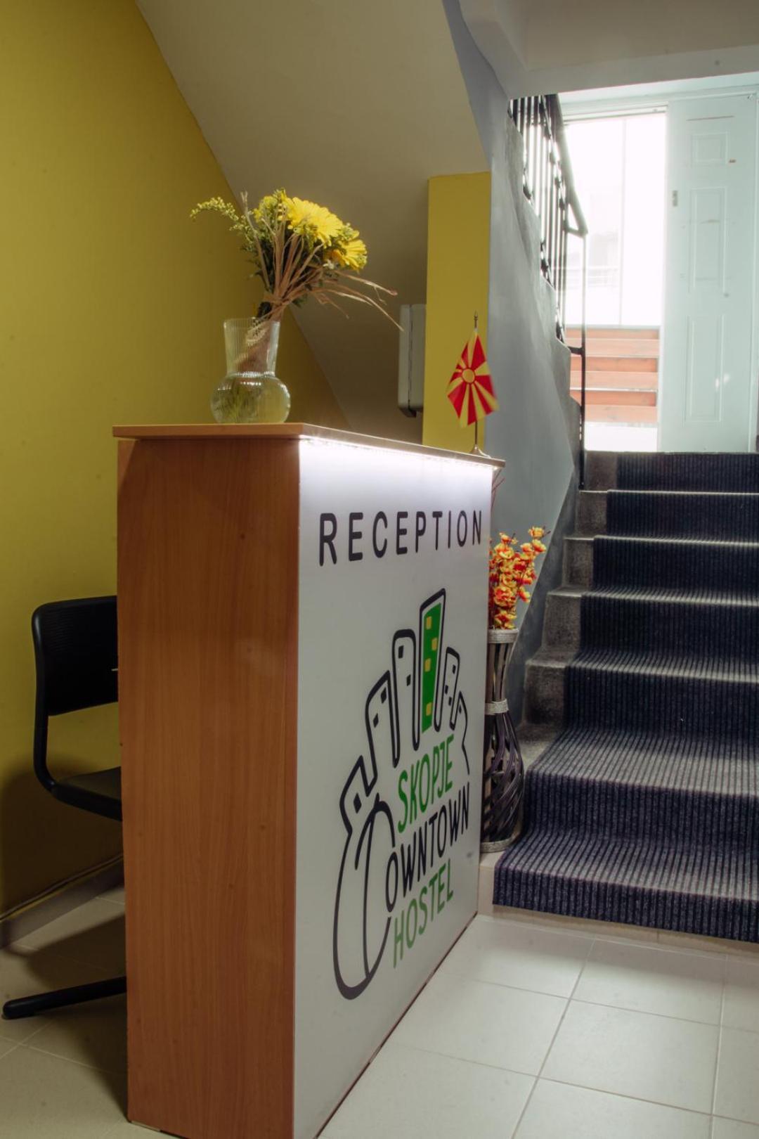 Skopje Downtown Hostel Bagian luar foto