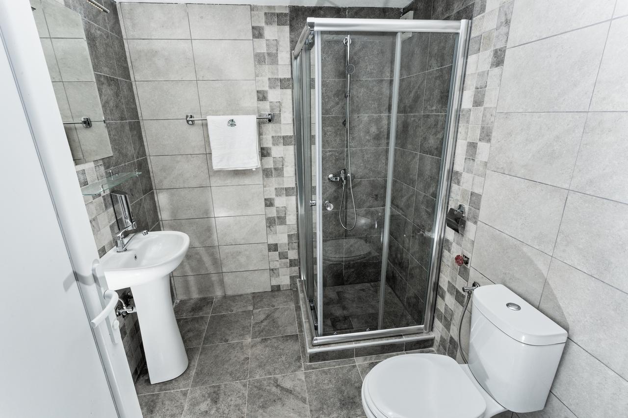 Skopje Downtown Hostel Bagian luar foto